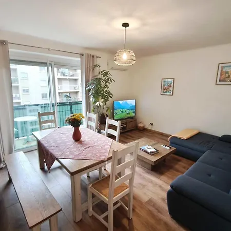 Charming T3 With Balconies In