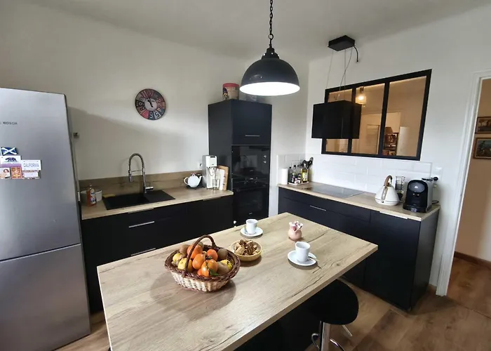 Charming T3 With Balconies In Daire *